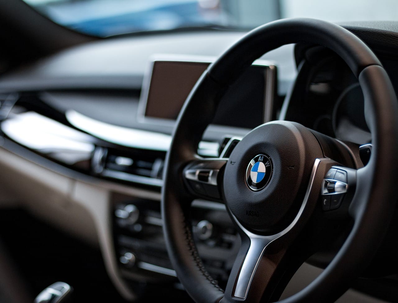 Maserati kontra Aston Martin – starcie włoskiej i brytyjskiej elegancji motoryzacja (133)