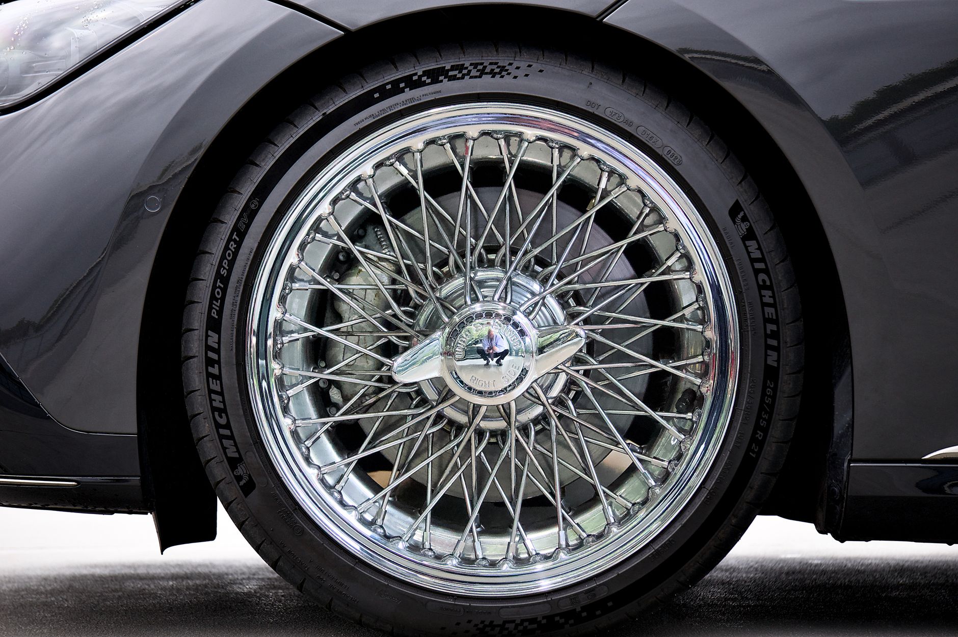 Elektryczny Rolls-Royce Spectre czy Mercedes EQS: co lepiej wygląda w polskim portfelu