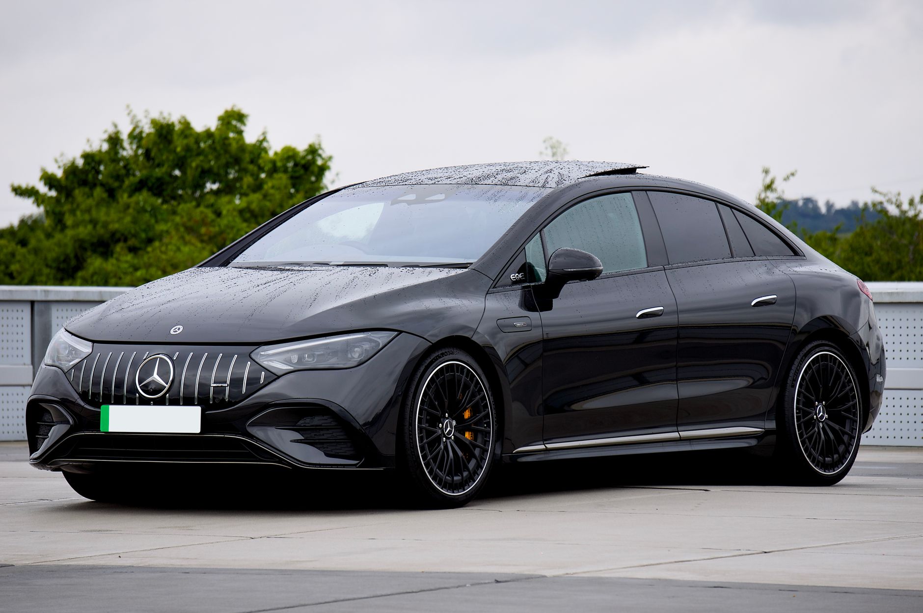 Elektryczny Rolls-Royce Spectre czy Mercedes EQS: co lepiej wygląda w polskim portfelu