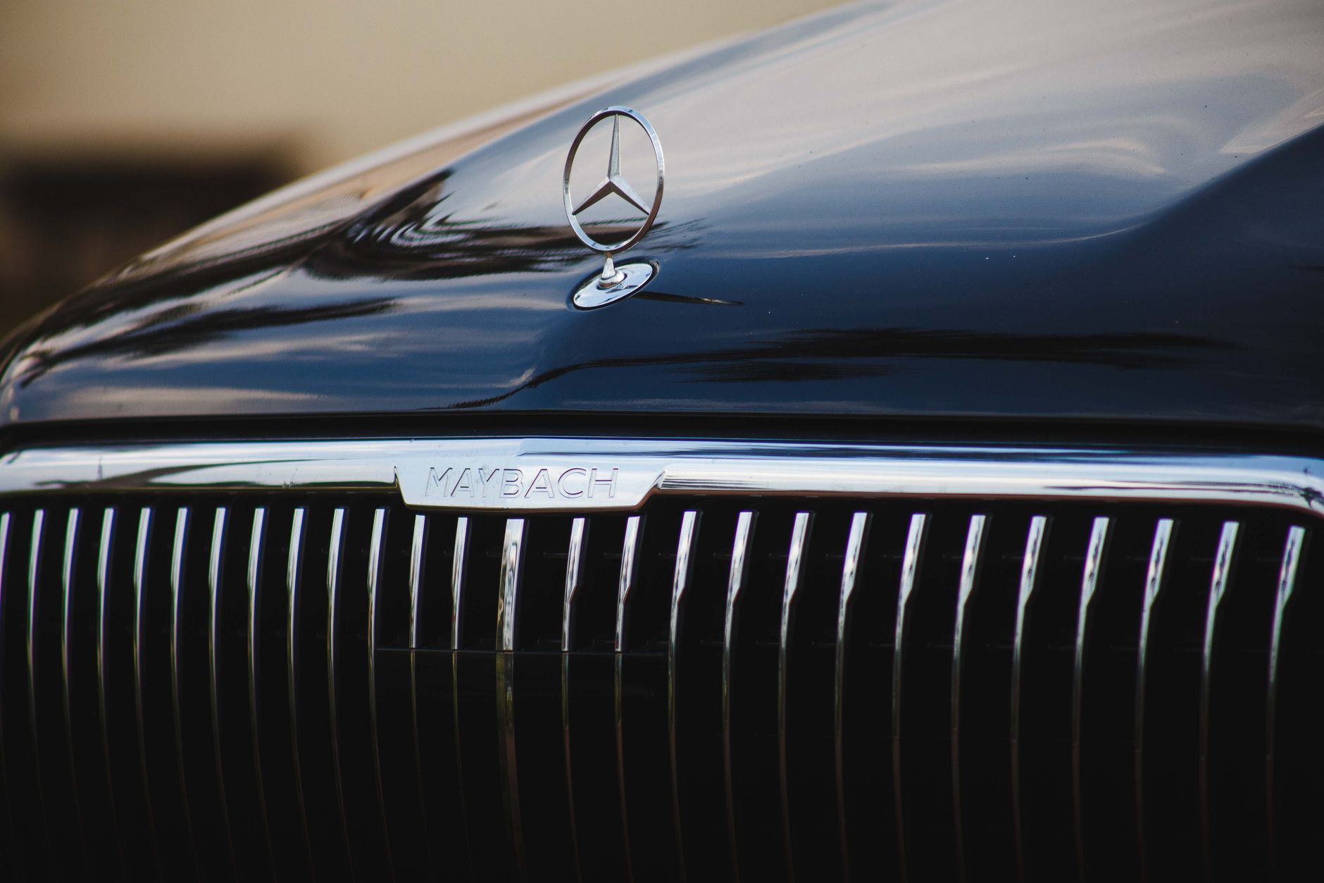 Bentley kontra Mercedes-Maybach i Rolls-Royce: który lepiej znosi intensywną, codzienną eksploatację Bentley kontra Mercedes-Maybach i Rolls-Royce: który lepiej znosi intensywną, codzienną eksploatację